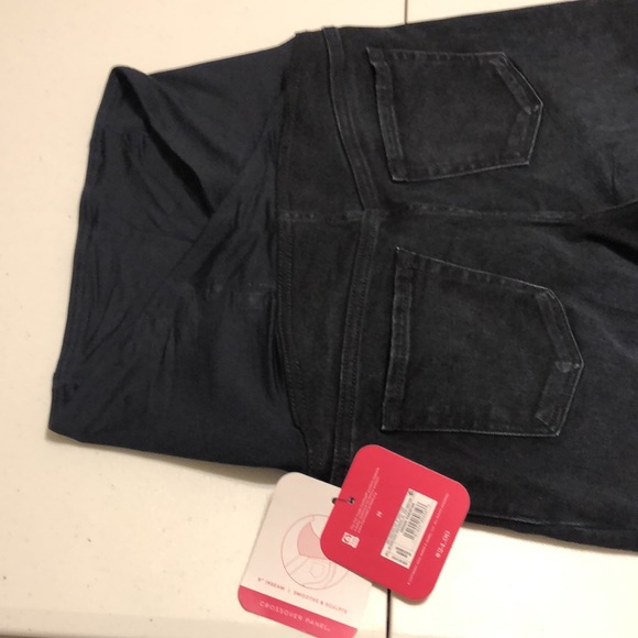 Isabel Maternity Denim Shorts Size 8 - Picture 9 of 11